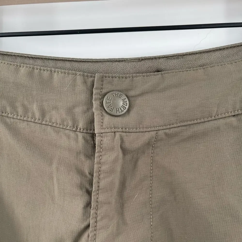 THE NORTH FACE Shorts Size 36 Green Athletic Hiking Outdoor Lightweight Pockets